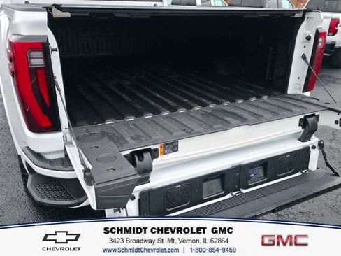 Used 2025 GMC Sierra 2500 Denali Ultimate image 9