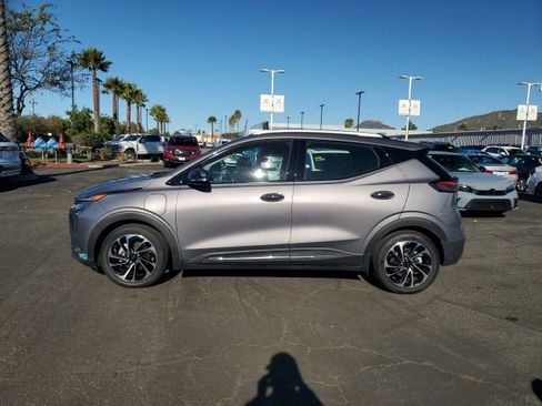 Used 2022 Chevrolet Bolt EUV Premier w/ Sun & Sound Package image 6