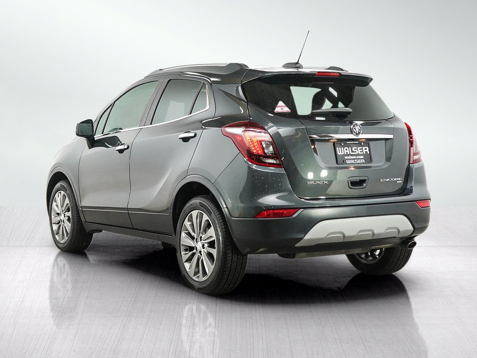 Used 2018 Buick Encore Essence AWD/4WD image 3