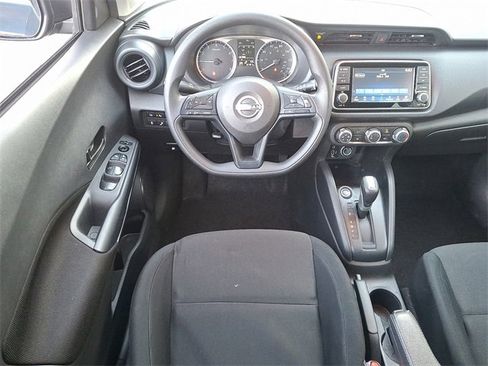 Used 2025 Nissan Kicks Play S image 12