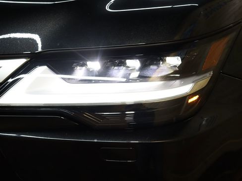 Used 2024 Lexus LX 600 4WD w/ Luxury Package image 11