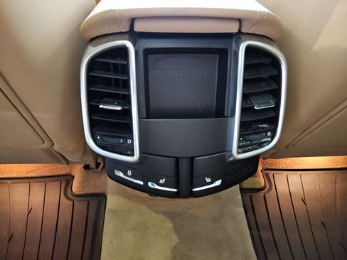Used 2013 Porsche Cayenne S AWD/4WD image 22