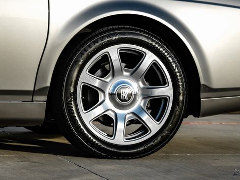 Used 2014 Rolls-Royce Phantom Sedan image 90