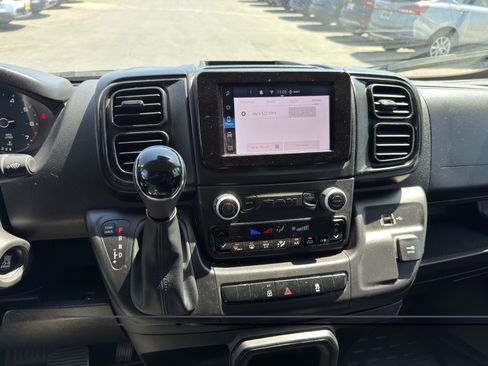 Used 2025 RAM ProMaster 2500 w/ Convenience Group FWD image 30