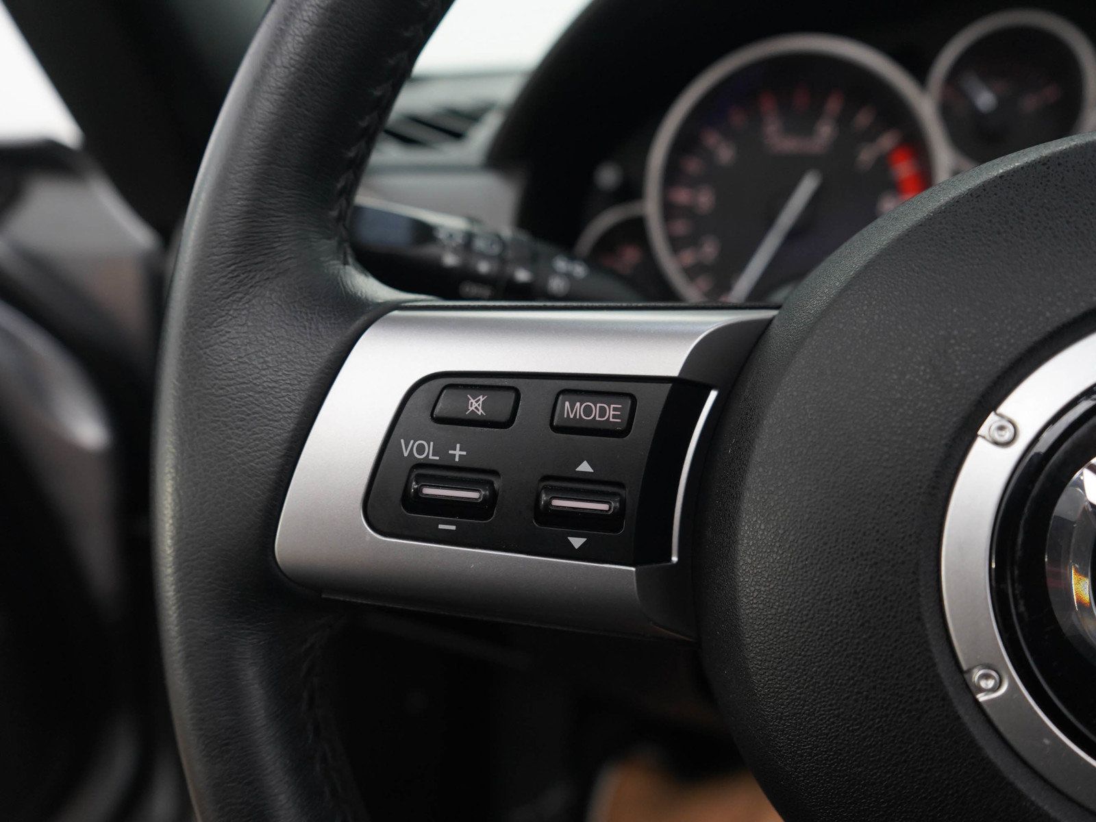 Used 2010 MAZDA MX-5 Miata Sport w/ Convenience Pkg RWD image 19