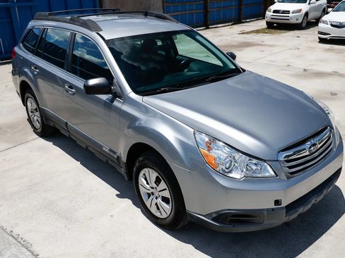 Used 2011 Subaru Outback 2.5i AWD/4WD image 9