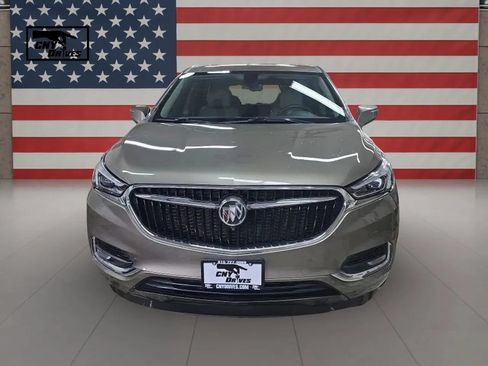 Used 2020 Buick Enclave Essence w/ Sound and Sites Package AWD/4WD image 2