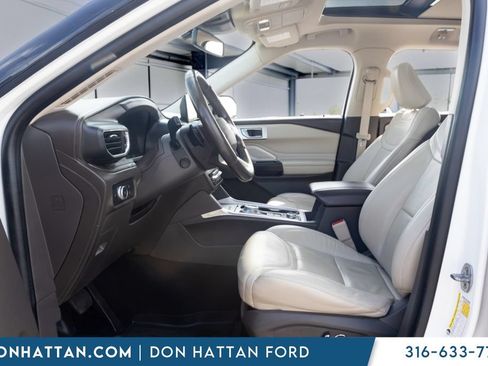 Used 2020 Ford Explorer Platinum w/ Premium Technology Package AWD/4WD image 4
