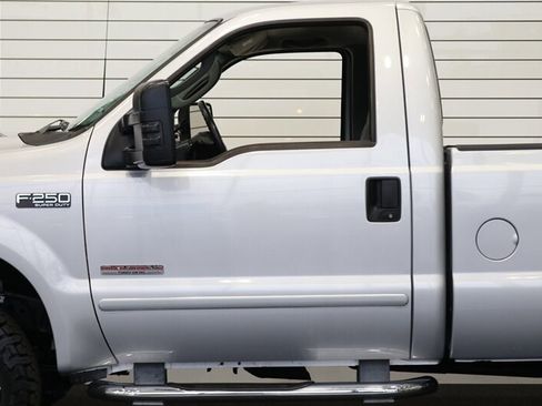 Used 2003 Ford F250 XLT AWD/4WD image 13