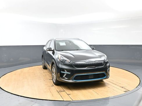Used 2022 Kia Niro EX w/ Cold Weather Package FWD image 3