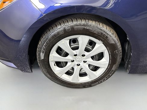 Used 2021 Toyota Corolla LE image 37