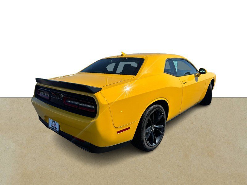 Used 2017 Dodge Challenger SXT Plus RWD image 4