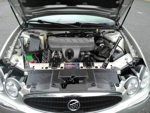 Used 2007 Buick LaCrosse CXL w/ Chromed Appearance Package FWD image 4