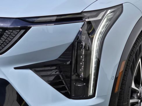 New 2025 Cadillac Optiq Sport 1 image 37