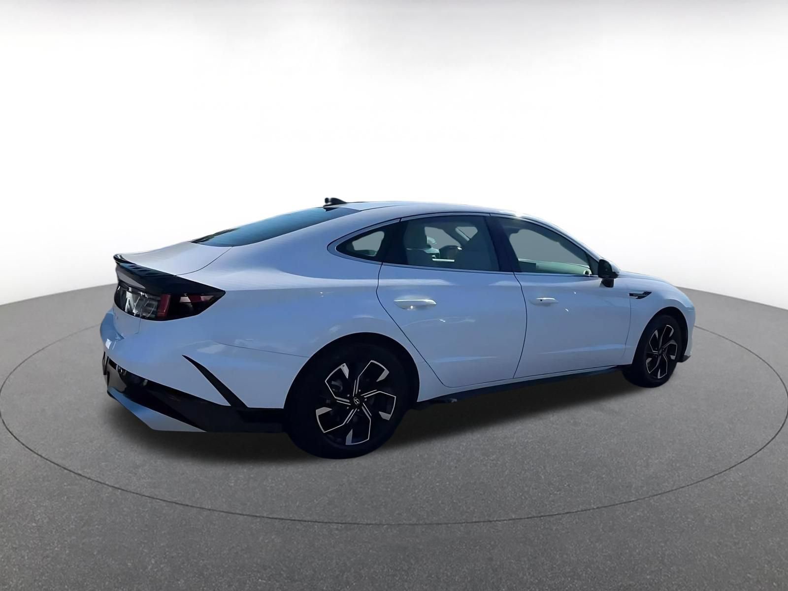 Used 2025 Hyundai Sonata SEL FWD image 13