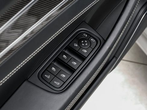 Used 2023 Porsche Panamera Turbo S image 40