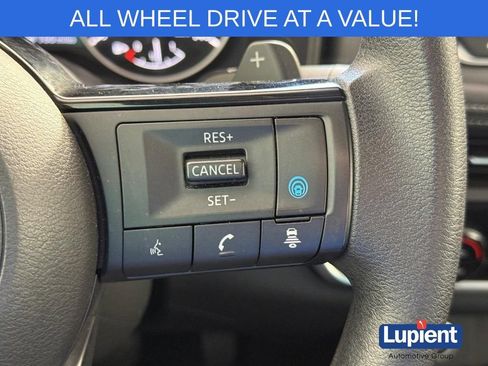Used 2023 Nissan Rogue SV AWD/4WD image 26