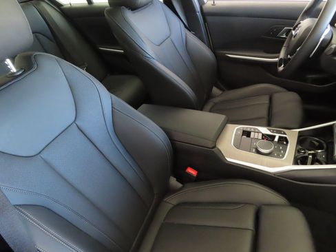 Used 2025 BMW 330i xDrive 330i xDrive image 28