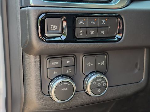 New 2026 GMC Yukon XL Denali AWD/4WD image 19