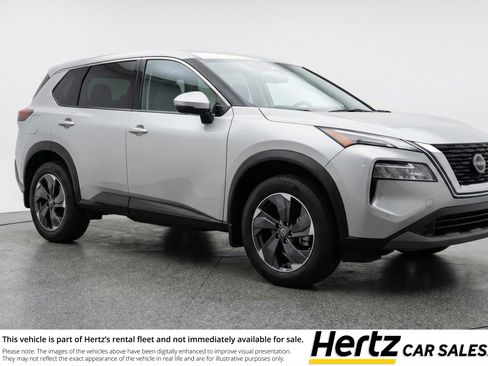 Used 2025 Nissan Rogue SV image 1