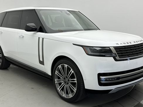 Used 2025 Land Rover Range Rover Long Wheelbase SE image 3