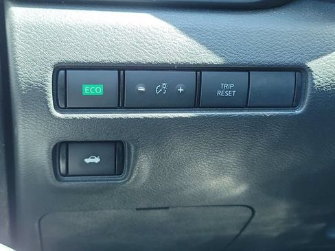 Used 2025 Nissan Sentra S FWD image 31