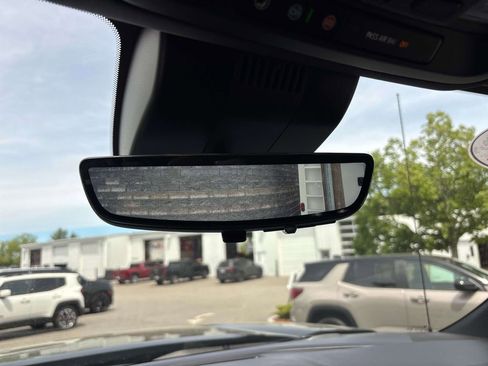 Used 2024 GMC Sierra 1500 AT4 w/ Technology Package AWD/4WD image 29