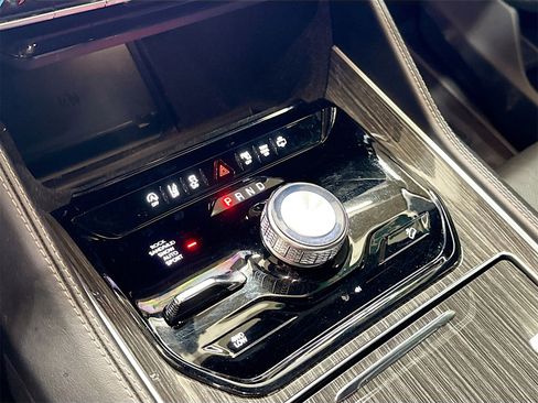 Used 2022 Jeep Wagoneer Series III w/ Flexible Seating Group image 17