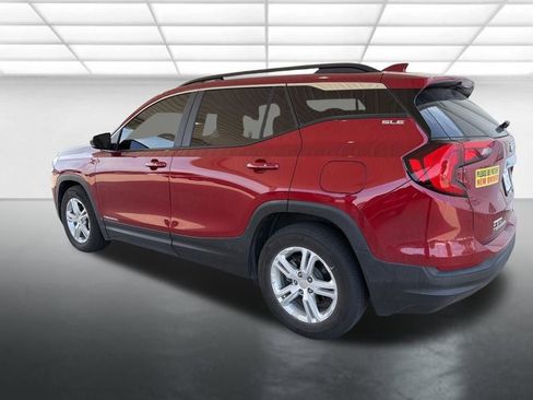 Used 2021 GMC Terrain SLE w/ Driver Convenience Package FWD image 3