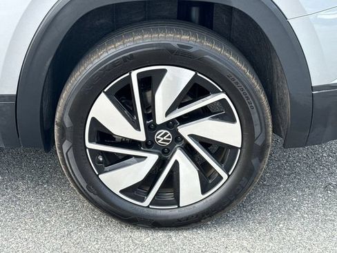 Used 2025 Volkswagen Atlas SE FWD image 20