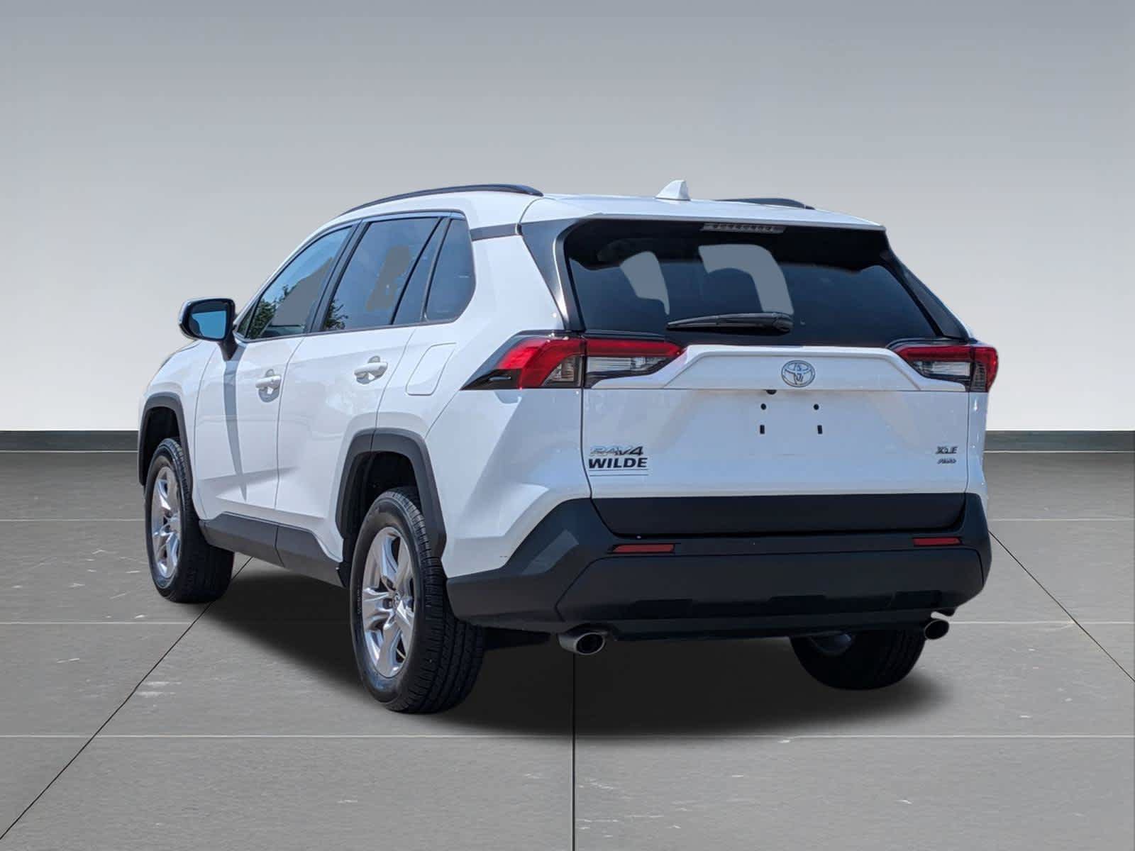 Used 2023 Toyota RAV4 XLE AWD/4WD image 3