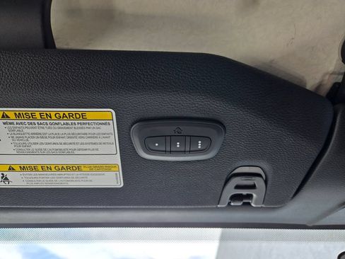 Used 2018 Jeep Wrangler Unlimited Sahara AWD/4WD image 19