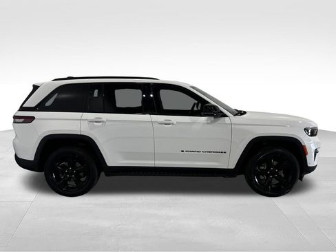 Used 2024 Jeep Grand Cherokee Limited w/ Luxury Tech Group II AWD/4WD image 21