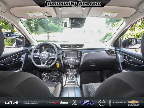 Used 2021 Nissan Rogue Sport S image 23