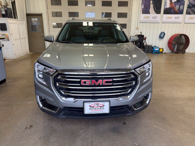 Used 2024 GMC Terrain SLT AWD/4WD image 3