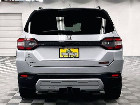 Used 2024 Honda Pilot TrailSport image 5