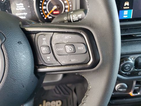 Used 2025 Jeep Wrangler Unlimited Sport AWD/4WD image 25