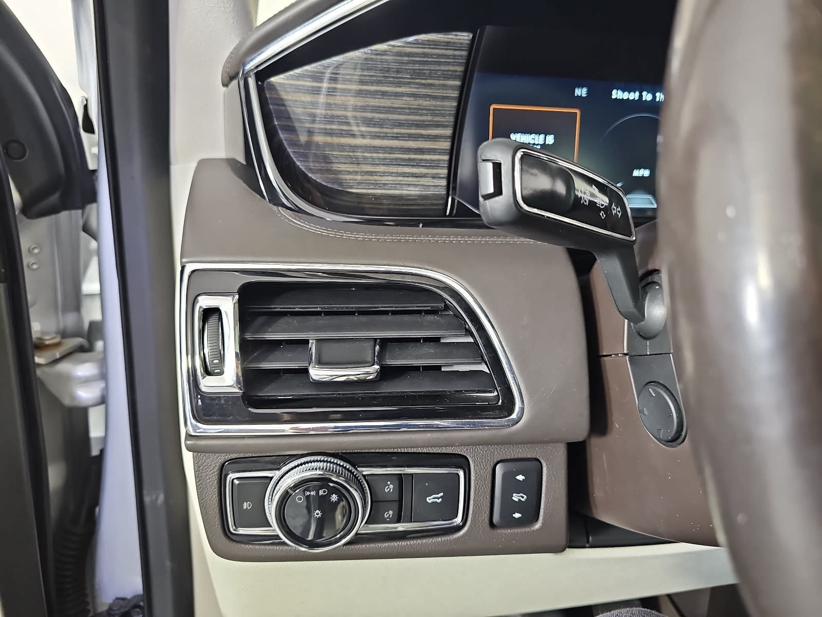 Used 2019 Lincoln Navigator L Black Label w/ Cargo Package AWD/4WD image 26