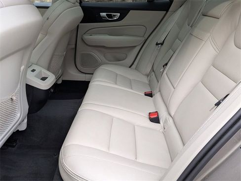 Used 2020 Volvo V60 T5 Cross Country w/ Protection Package Premier image 27