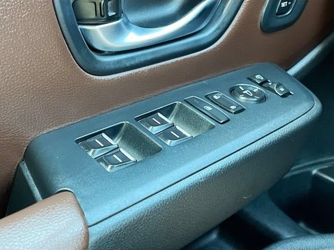 Used 2025 Honda Pilot Elite image 18