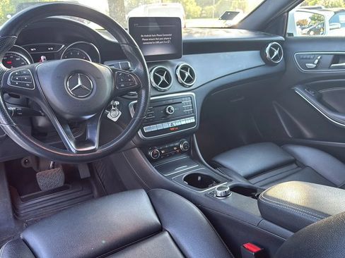 Used 2020 Mercedes-Benz GLA 250 4MATIC image 16