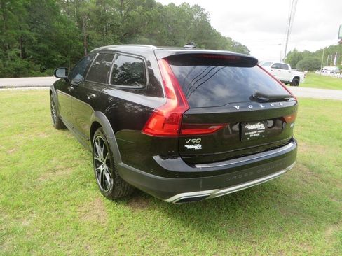 Used 2018 Volvo V90 T6 Cross Country w/ Convenience Package AWD/4WD image 8