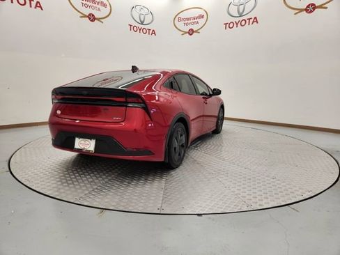 New 2026 Toyota Prius LE FWD image 8