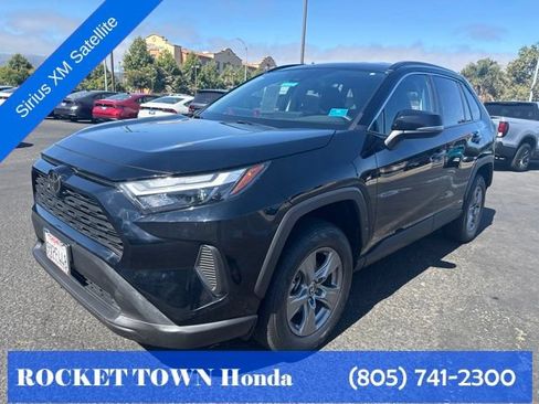 Used 2025 Toyota RAV4 XLE AWD/4WD image 1