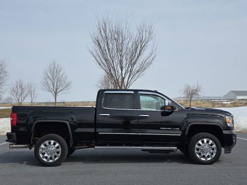 Used 2019 GMC Sierra 2500 Denali image 9