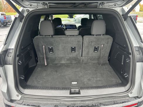 Certified 2025 Chevrolet Traverse LT image 28