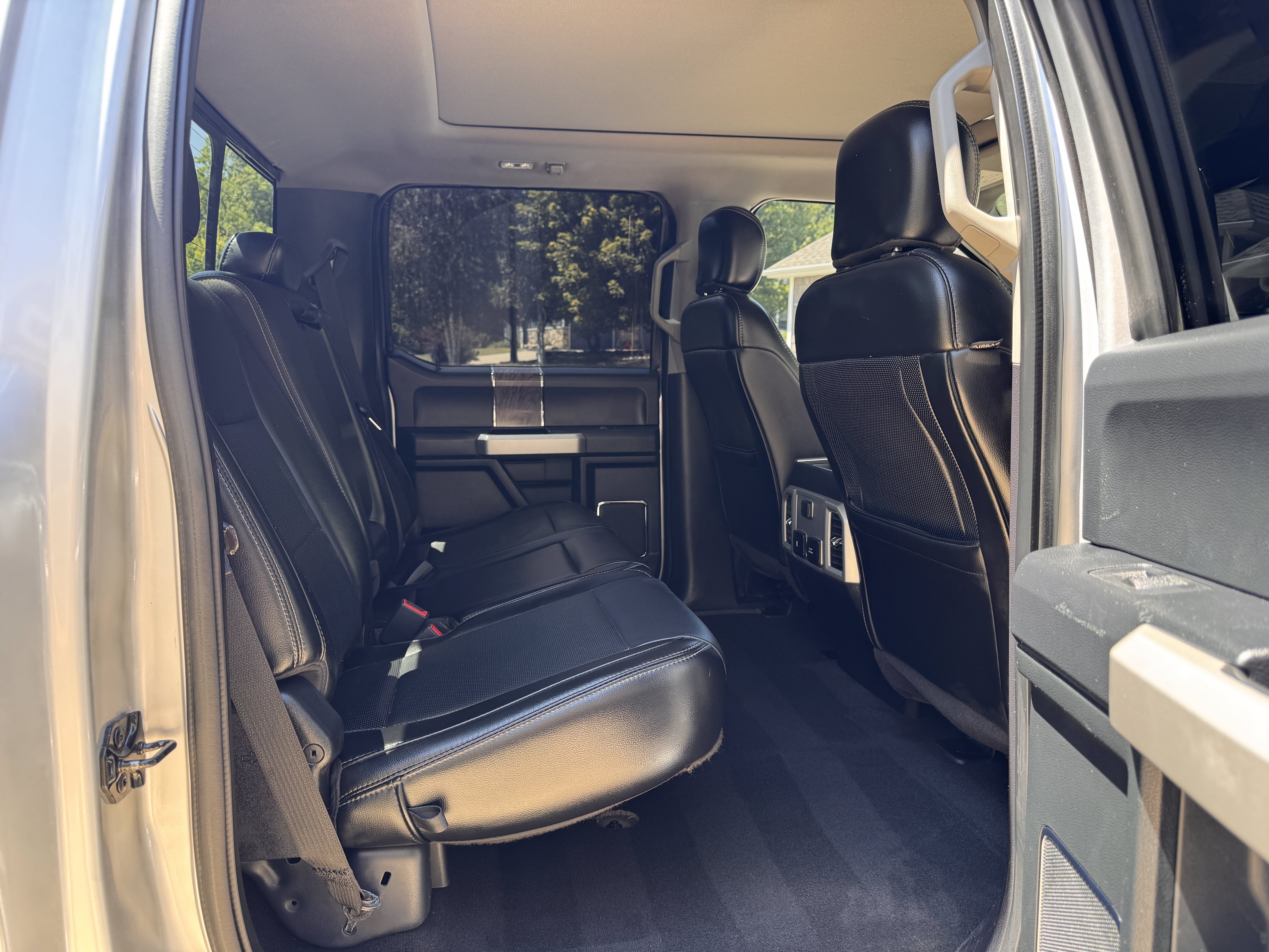 Used 2019 Ford F250 Lariat w/ Lariat Ultimate Package AWD/4WD image 24