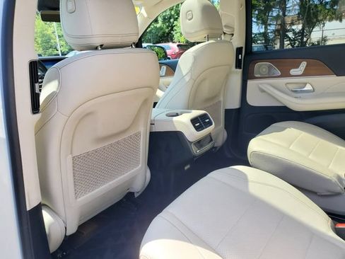 Used 2022 Mercedes-Benz GLS 450 4MATIC image 12