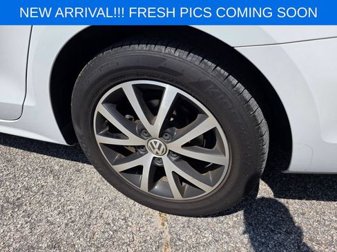 Used 2017 Volkswagen Jetta SE FWD image 6