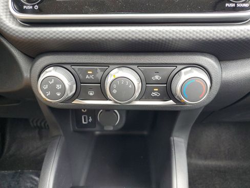 New 2024 Nissan Kicks S image 22